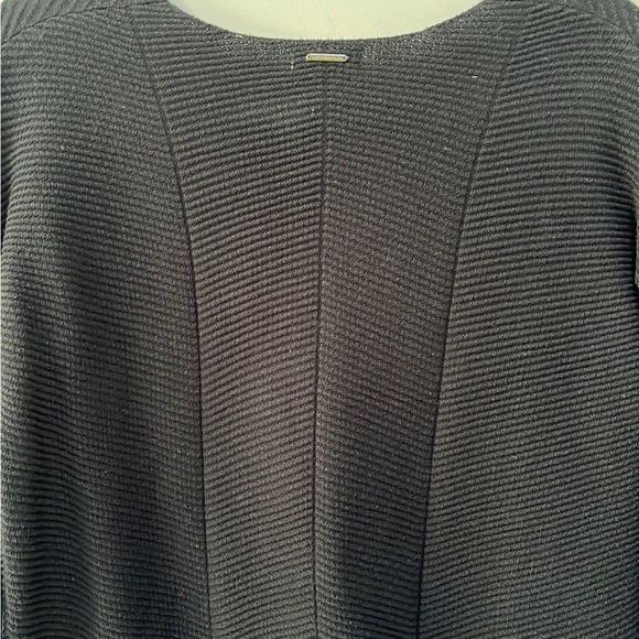 V-Neck Calvin Klein Sweater Large - Picture 5 of 6